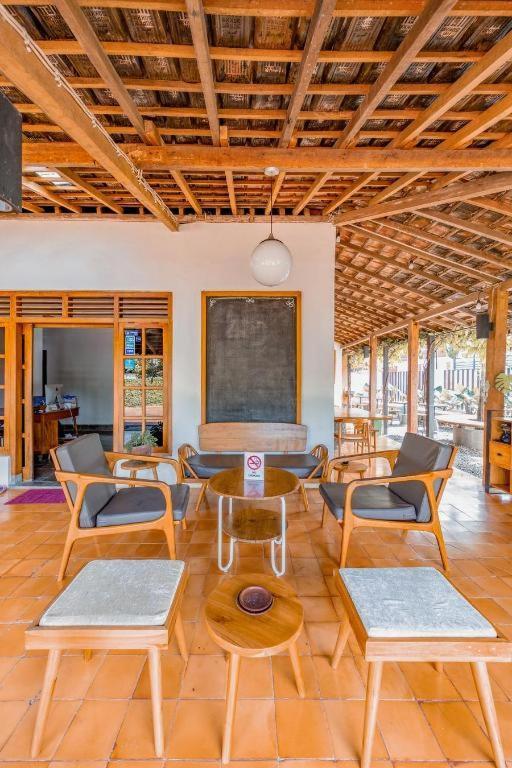 Bhumi Hostel Yogyakarta Exterior photo