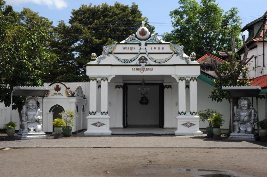 Bhumi Hostel Yogyakarta Exterior photo